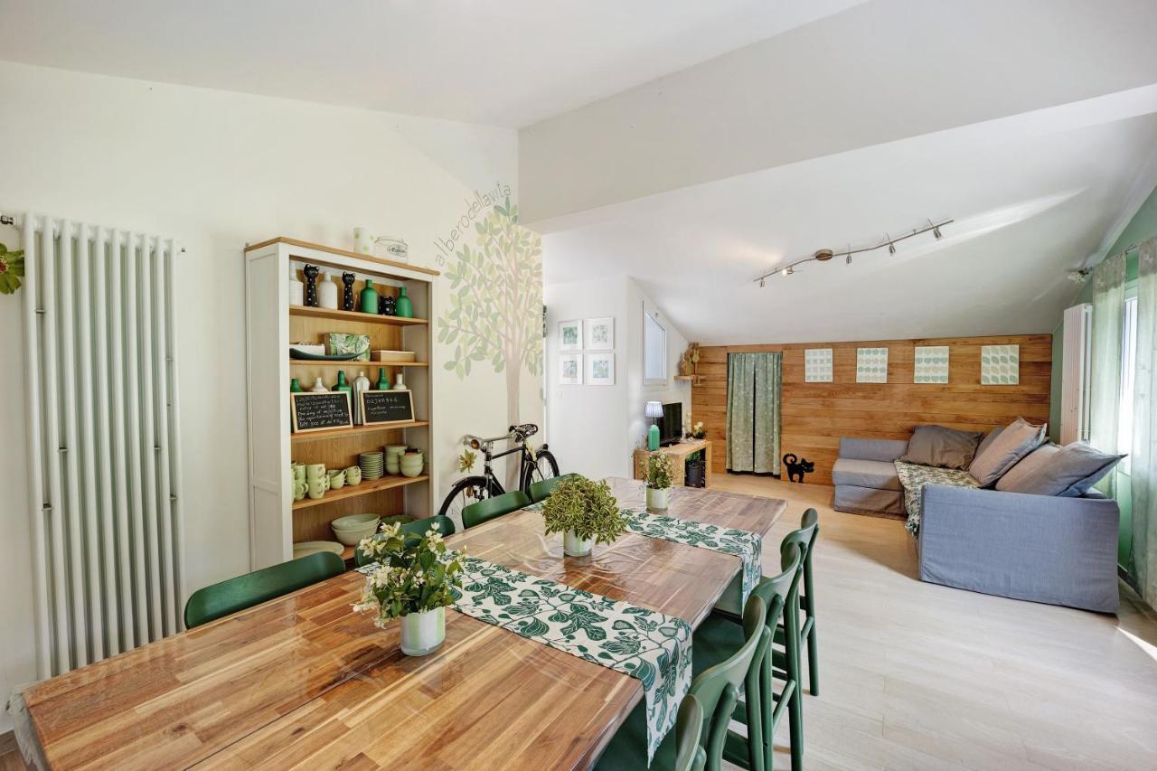 Mansarda Albero Verde Con Piscina Casanova Lerrone Exterior foto