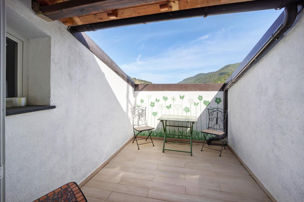 Mansarda Albero Verde Con Piscina Casanova Lerrone Exterior foto
